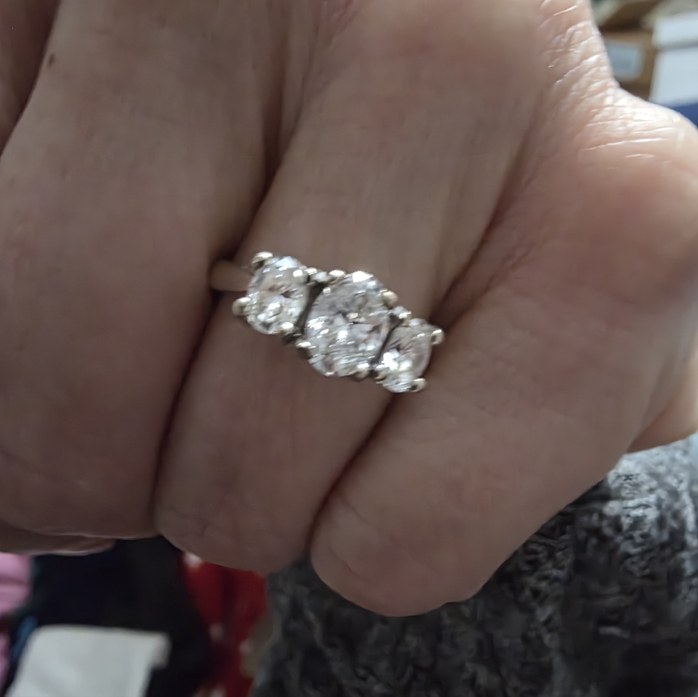 3 Stone Genuine Diamond Ring - Picture 9 of 9